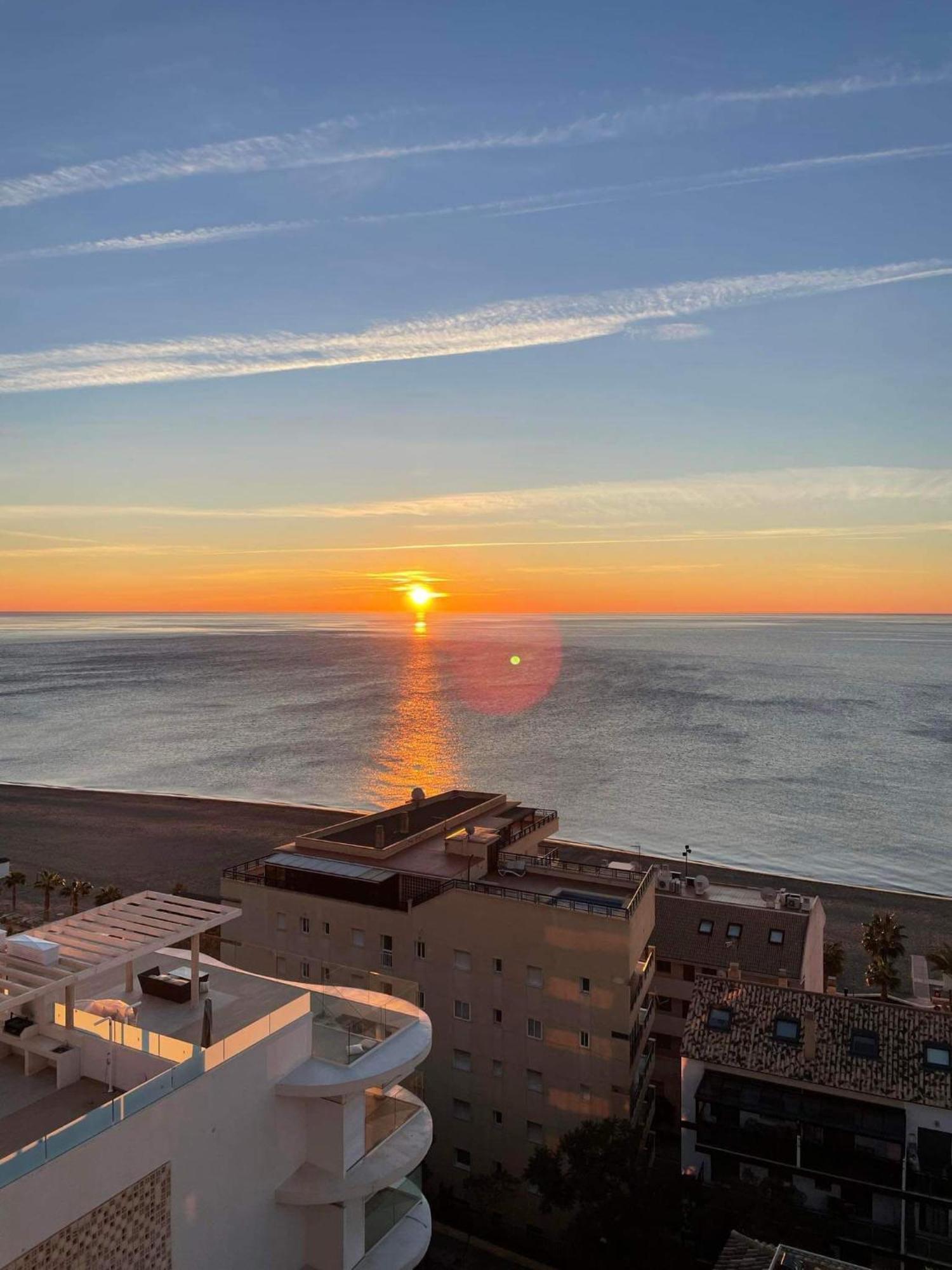 דירות פואנגירולה Panoramic Seaview Penthouse The Wave מראה חיצוני תמונה