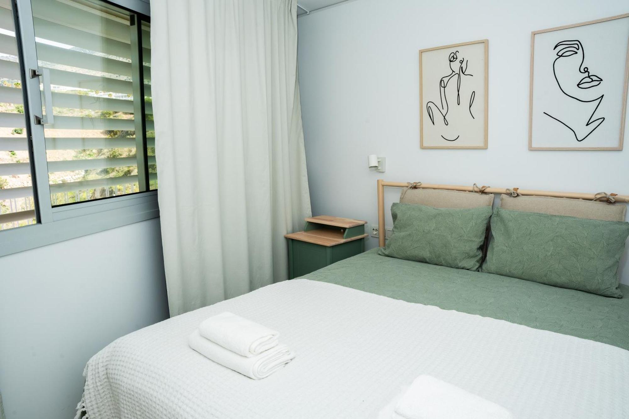 דירות פואנגירולה Panoramic Seaview Penthouse The Wave מראה חיצוני תמונה